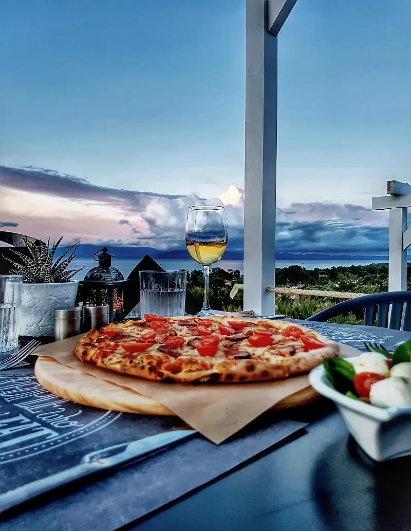 Bungalow White Apartments And Suits Chalkidiki Greece