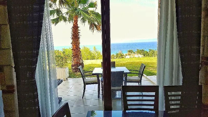 Bungalow White Apartments And Suits Chalkidiki 5*,