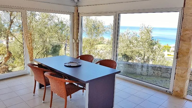 Bungalow White Apartments And Suits Chalkidiki Hotel