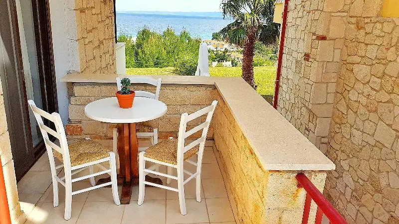 Bungalow White Apartments And Suits Chalkidiki 5*,