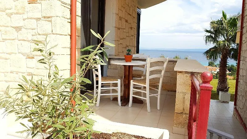 Bungalow White Apartments And Suits Chalkidiki Greece